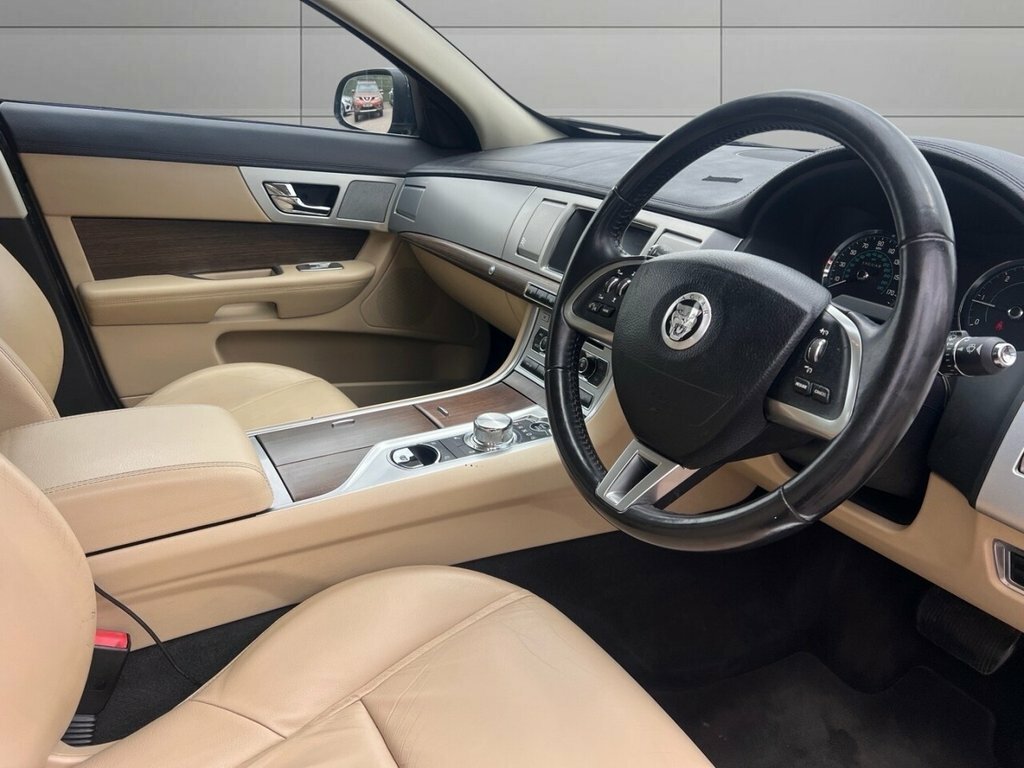 Jaguar XF 2.2 D Se Sportbrake 163 Bhp Blue #12