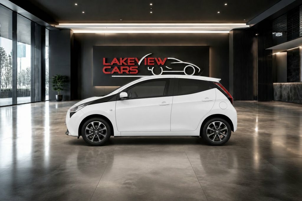 Toyota Aygo 1L X-trend White #6