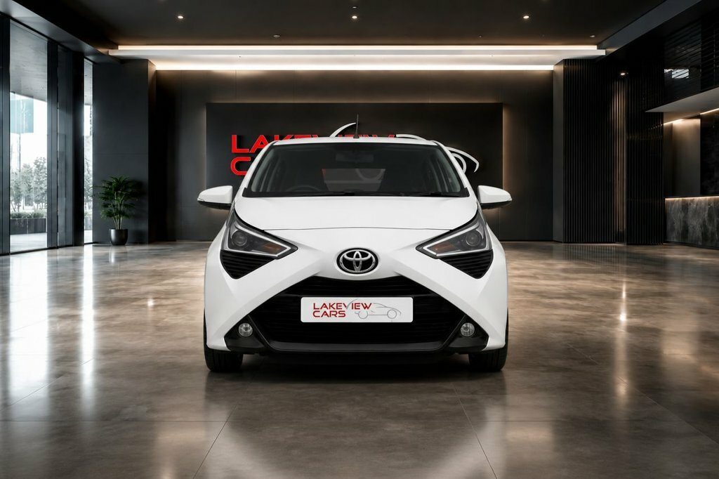 Toyota Aygo 1L X-trend White #2