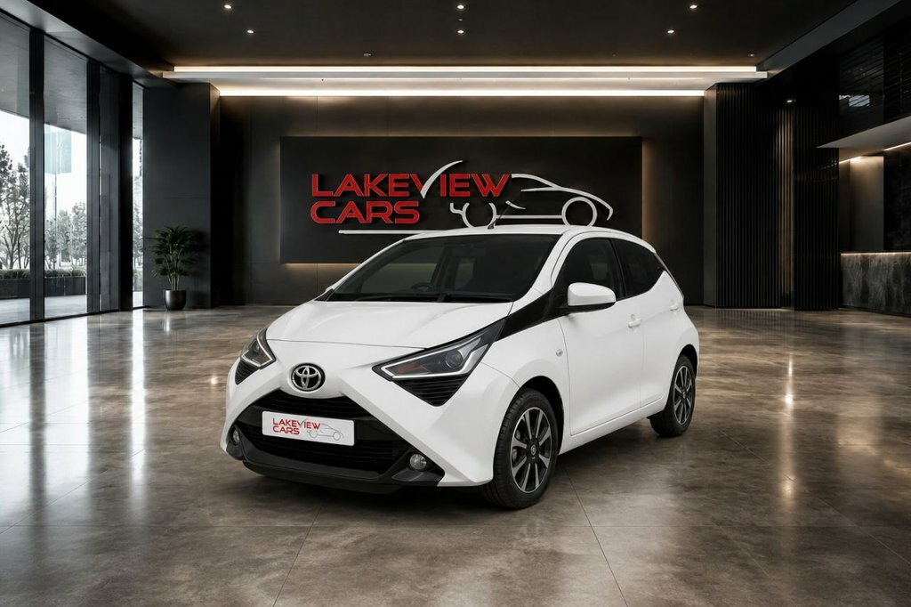 Toyota Aygo 1L X-trend White #3