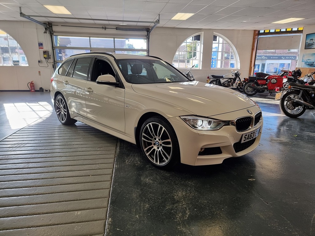 BMW 3 Series 2.0 320D M Sport Touring Xdrive White