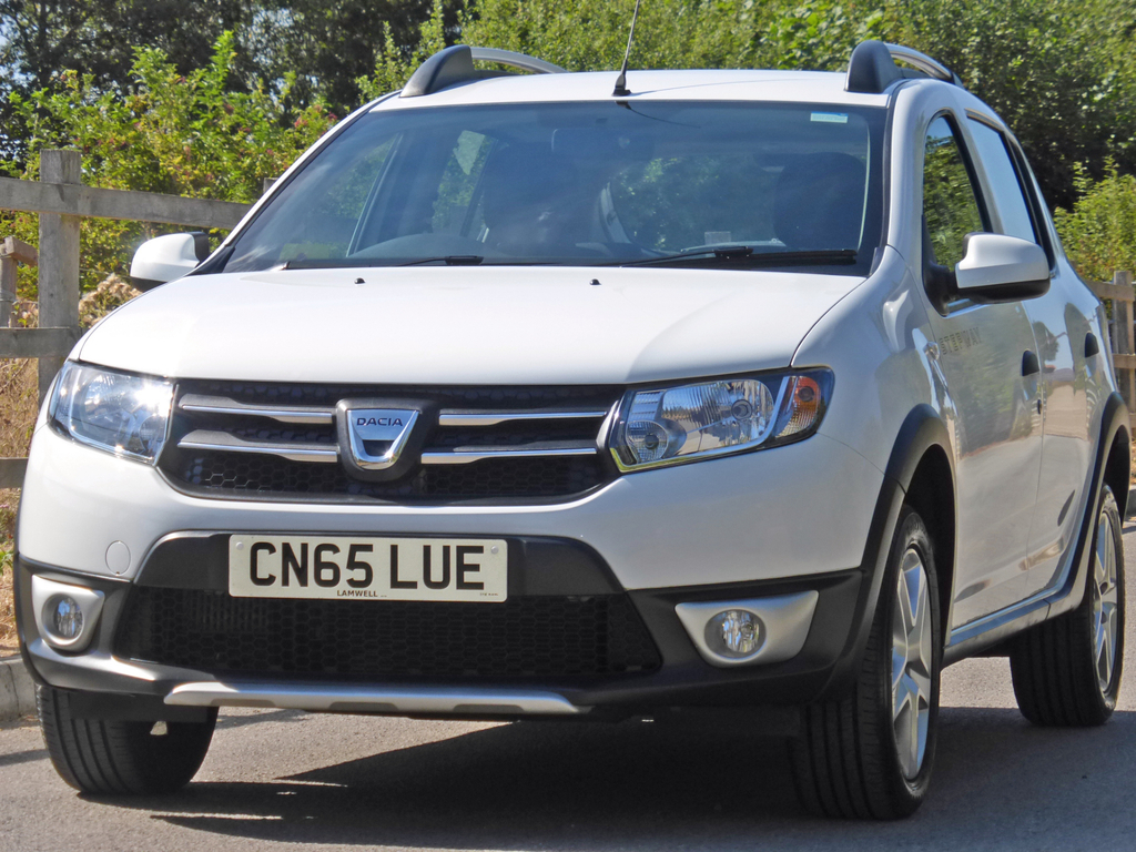 Dacia Sandero 0.9 Tce Laureate Prime Hatchback Orange #18