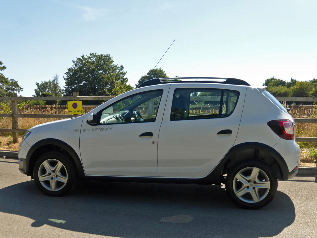 Dacia Sandero 0.9 Tce Laureate Prime Hatchback Orange #17