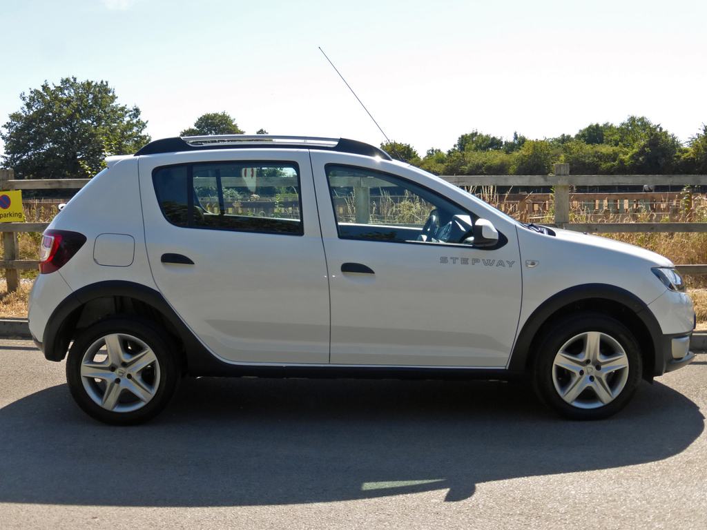Dacia Sandero 0.9 Tce Laureate Prime Hatchback Orange #9
