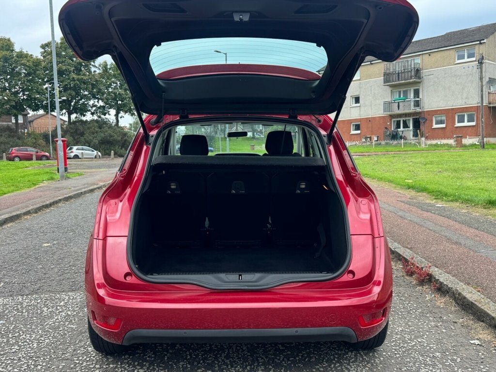 Citroen C4 Picasso 1.2L Touch Edition Red #5