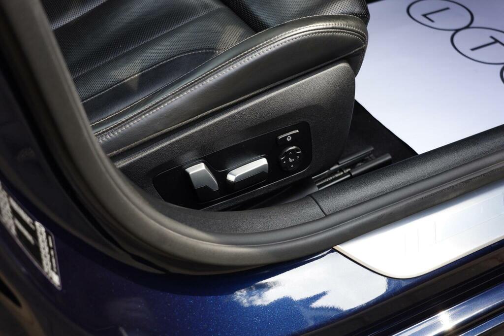 BMW 8 Series Gran Coupe 3L M Sport Black #36