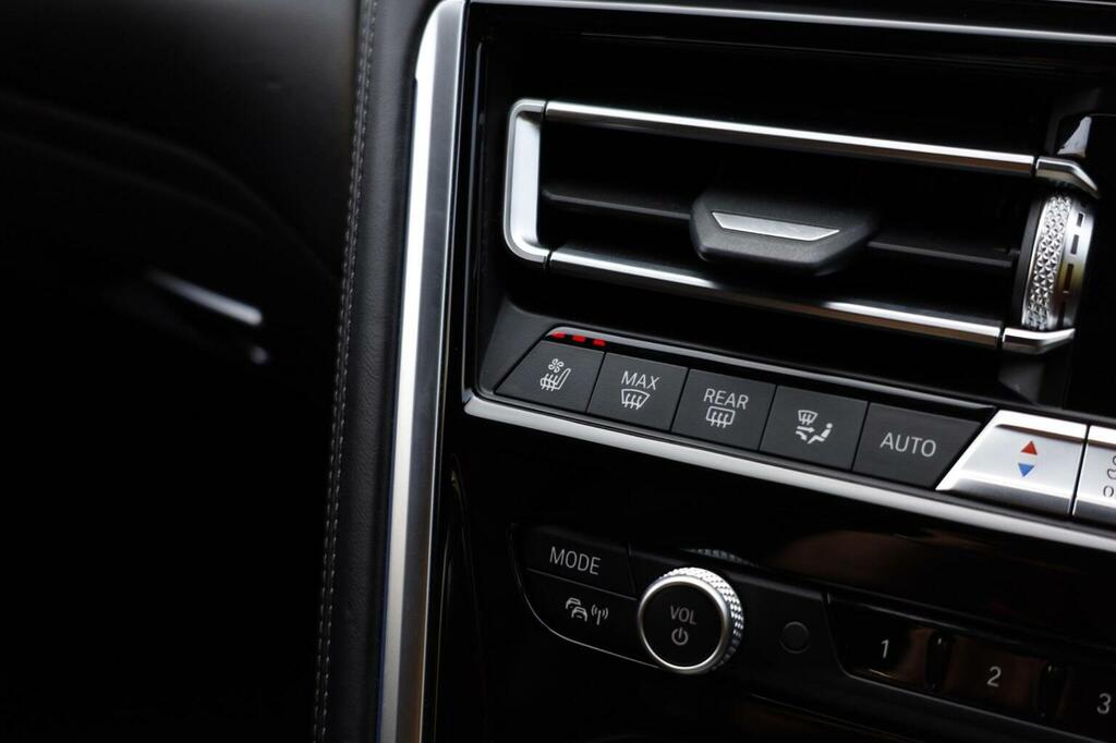 BMW 8 Series Gran Coupe 3L M Sport Black #33