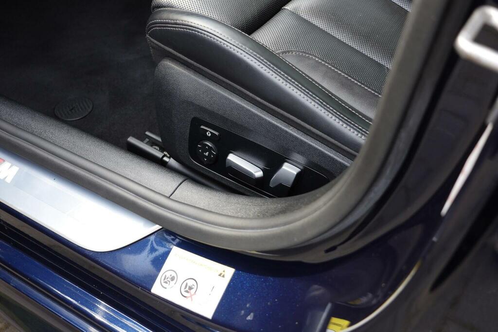 BMW 8 Series Gran Coupe 3L M Sport Black #31