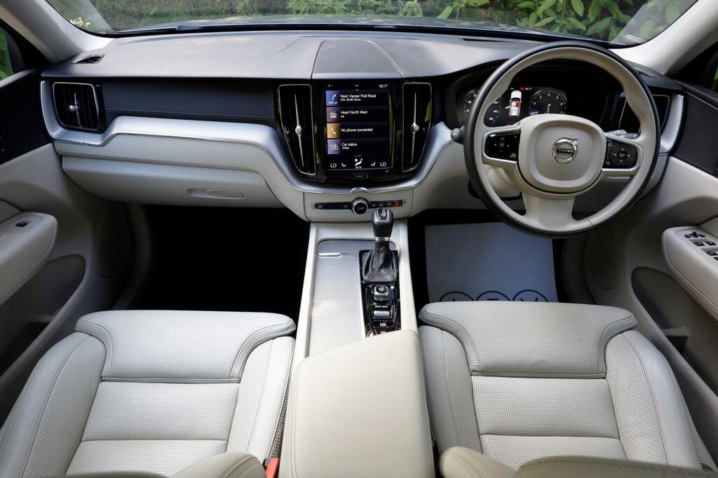 Volvo XC60 Xc60 Momentum Pro D4 Awd Black #15