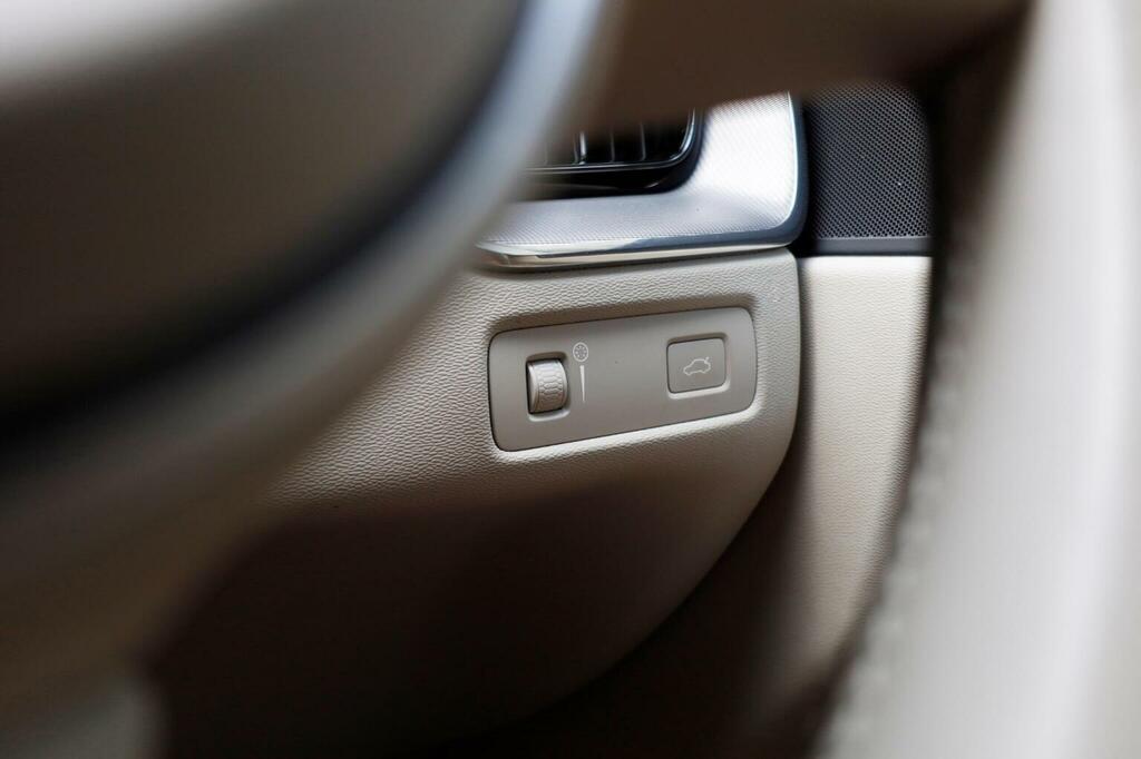 Volvo XC60 Xc60 Momentum Pro D4 Awd Black #52