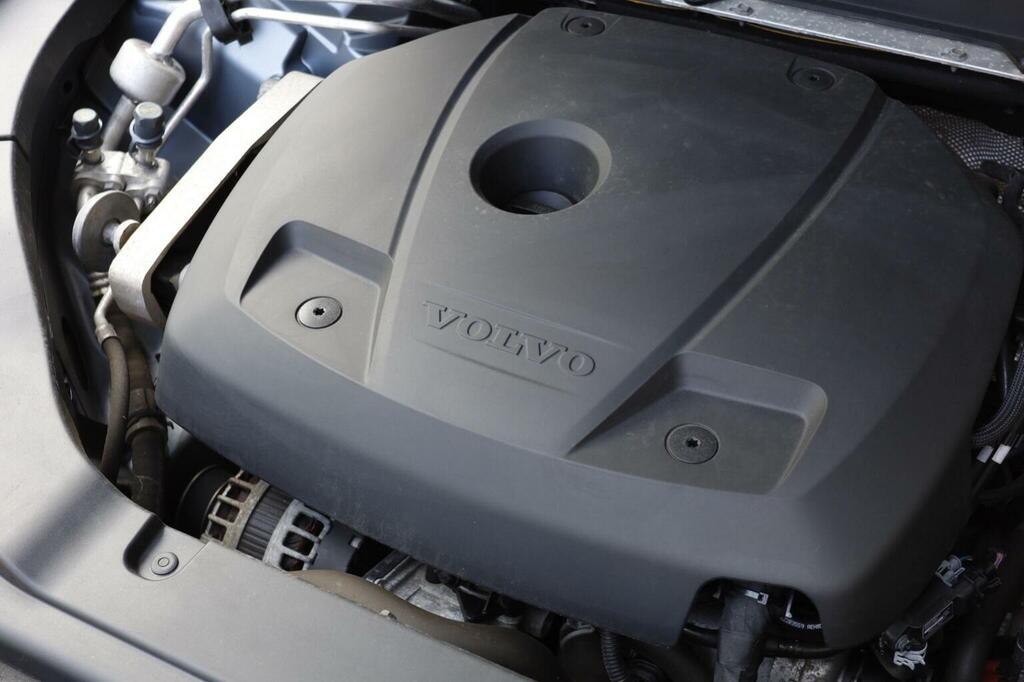 Volvo XC60 Xc60 Momentum Pro D4 Awd Black #11