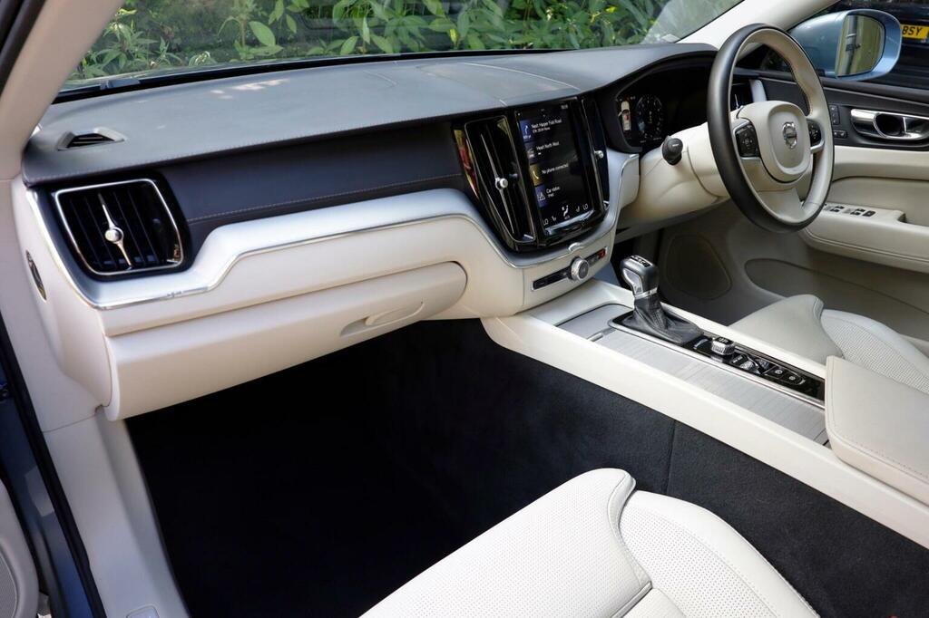 Volvo XC60 Xc60 Momentum Pro D4 Awd Black #18