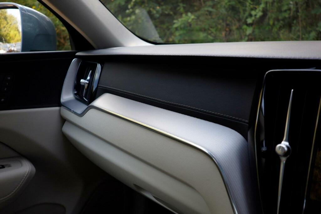 Volvo XC60 Xc60 Momentum Pro D4 Awd Black #53