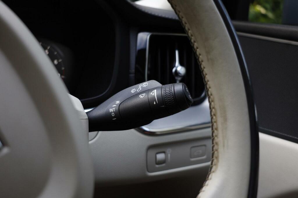 Volvo XC60 Xc60 Momentum Pro D4 Awd Black #43