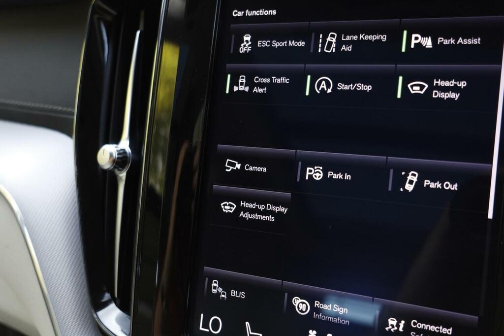 Volvo XC60 Xc60 Momentum Pro D4 Awd Black #32