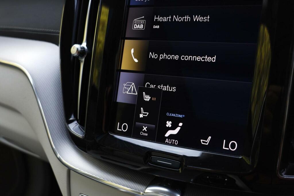 Volvo XC60 Xc60 Momentum Pro D4 Awd Black #28