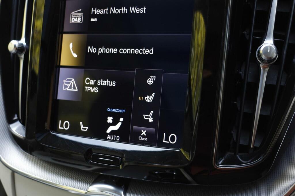 Volvo XC60 Xc60 Momentum Pro D4 Awd Black #24