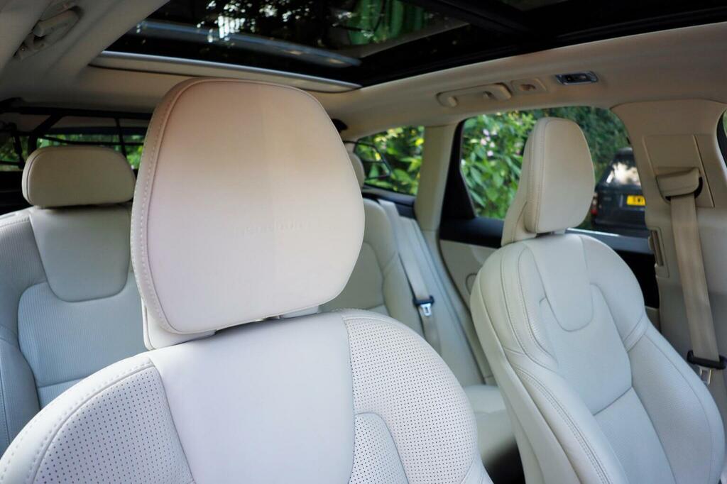 Volvo XC60 Xc60 Momentum Pro D4 Awd Black #48