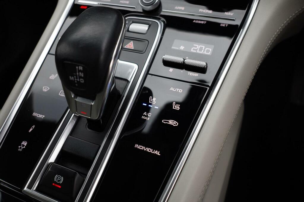 Porsche Panamera 4.0 V8 Turbo Pdk White #37
