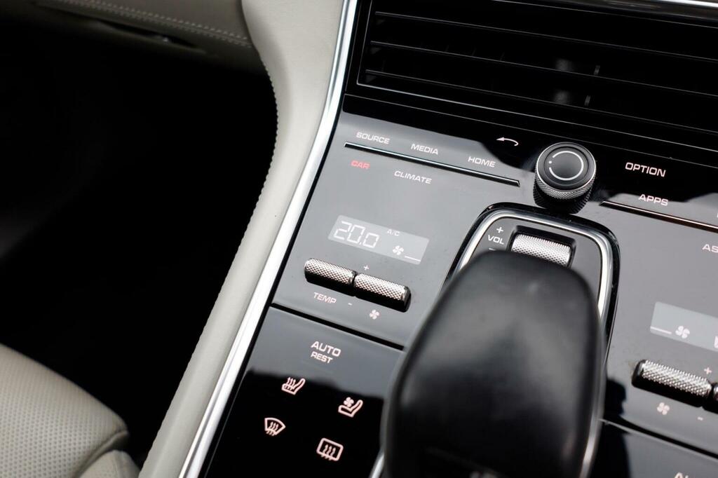 Porsche Panamera 4.0 V8 Turbo Pdk White #30