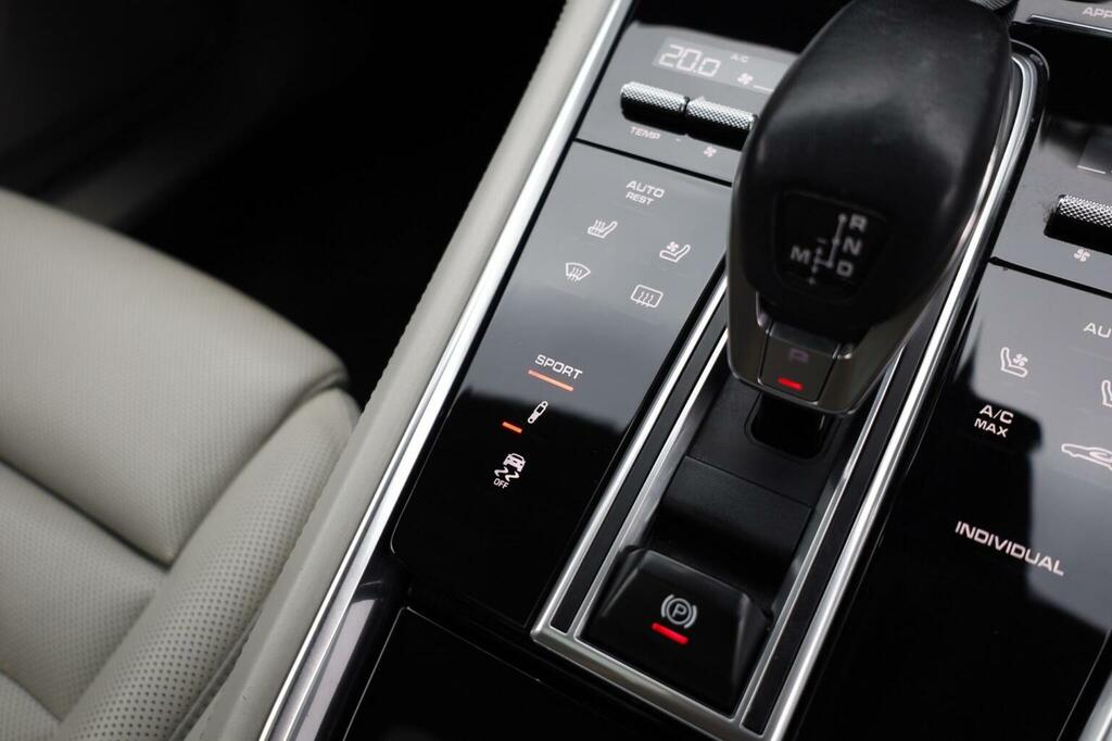 Porsche Panamera 4.0 V8 Turbo Pdk White #23