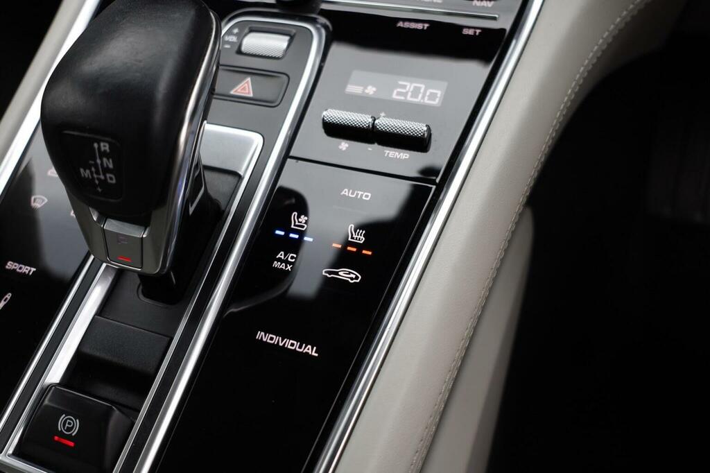 Porsche Panamera 4.0 V8 Turbo Pdk White #35