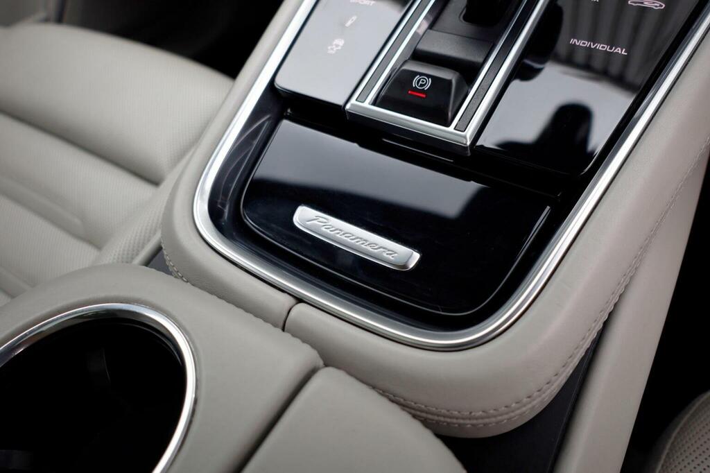 Porsche Panamera 4.0 V8 Turbo Pdk White #69