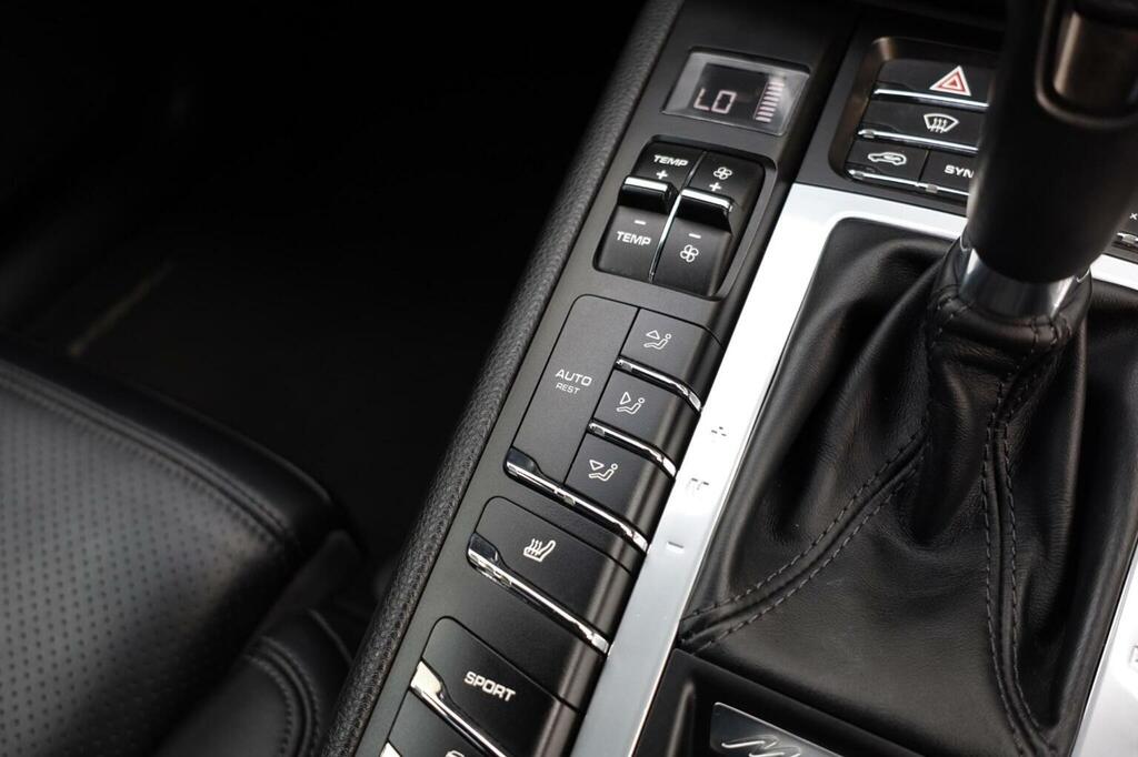 Porsche Macan 2.0T Pdk 4Wd Euro 6 5-Door  #24