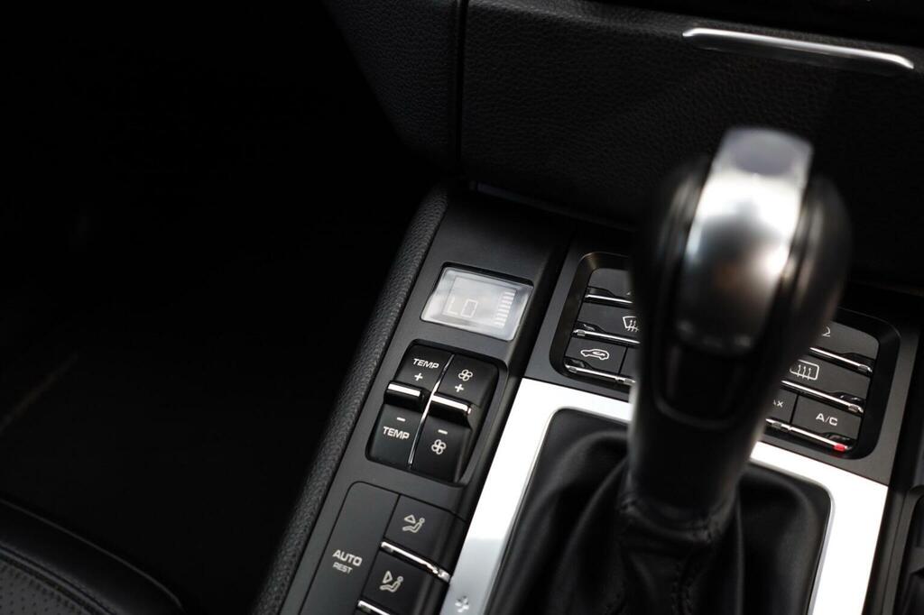 Porsche Macan 2.0T Pdk 4Wd Euro 6 5-Door  #25