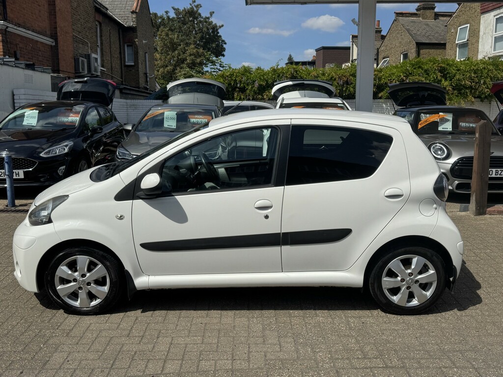 Toyota Aygo 1.0 Vvt-i Fire GF12CWO White #4
