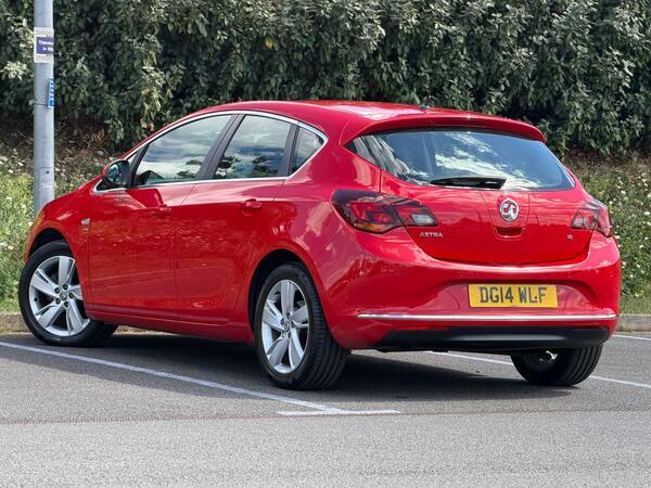 Vauxhall Astra 1.6 16V Design Sports Tourer Euro 5 Red #11