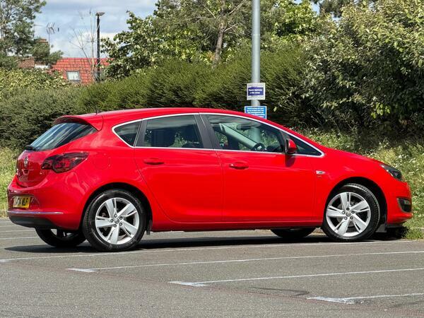 Vauxhall Astra 1.6 16V Design Sports Tourer Euro 5 Red #15