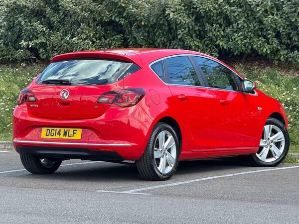 Vauxhall Astra 1.6 16V Design Sports Tourer Euro 5 Red #17