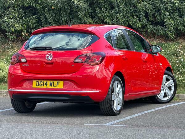 Vauxhall Astra 1.6 16V Design Sports Tourer Euro 5 Red #16