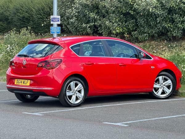 Vauxhall Astra 1.6 16V Design Sports Tourer Euro 5 Red #36