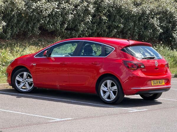 Vauxhall Astra 1.6 16V Design Sports Tourer Euro 5 Red #12