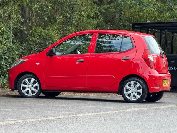 Hyundai I10 1.2 Classic Low Mileage Cheap Road Tax Hatchba White #13