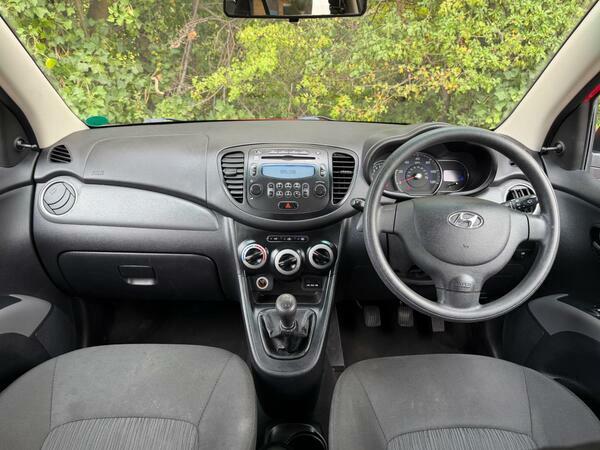 Hyundai I10 1.2 Classic Low Mileage Cheap Road Tax Hatchba White #21