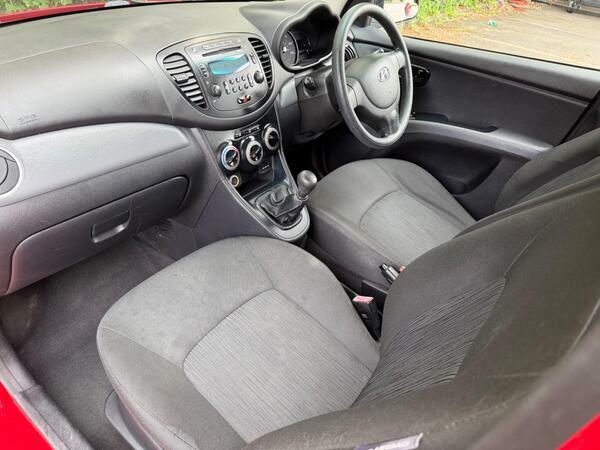 Hyundai I10 1.2 Classic Low Mileage Cheap Road Tax Hatchba White #34