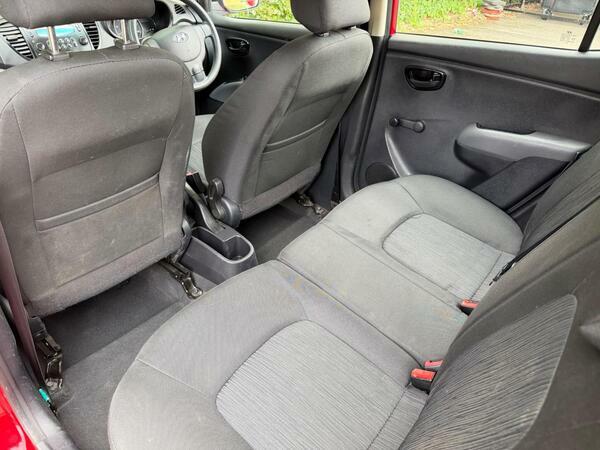 Hyundai I10 1.2 Classic Low Mileage Cheap Road Tax Hatchba White #25