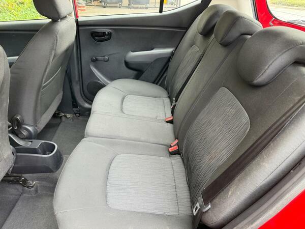 Hyundai I10 1.2 Classic Low Mileage Cheap Road Tax Hatchba White #26