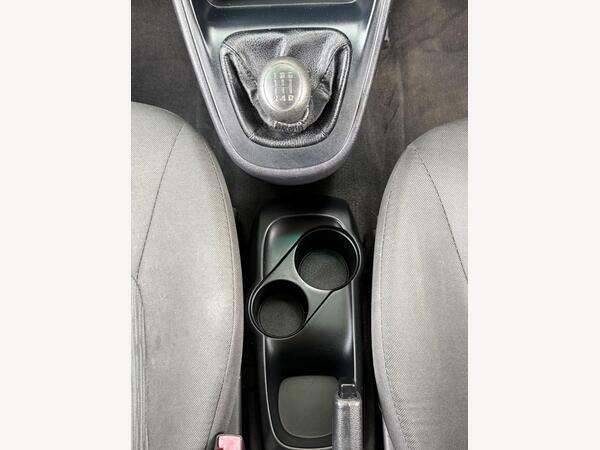 Hyundai I10 1.2 Classic Low Mileage Cheap Road Tax Hatchba White #23