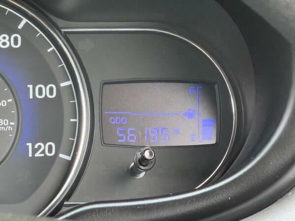 Hyundai I10 1.2 Classic Low Mileage Cheap Road Tax Hatchba White #30