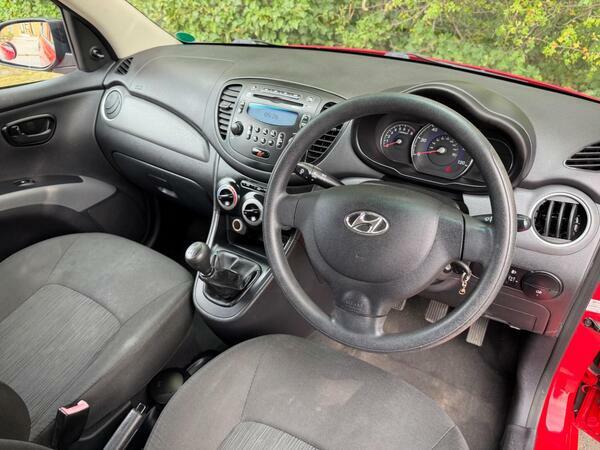 Hyundai I10 1.2 Classic Low Mileage Cheap Road Tax Hatchba White #18