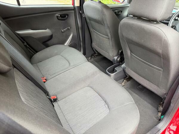 Hyundai I10 1.2 Classic Low Mileage Cheap Road Tax Hatchba White #27