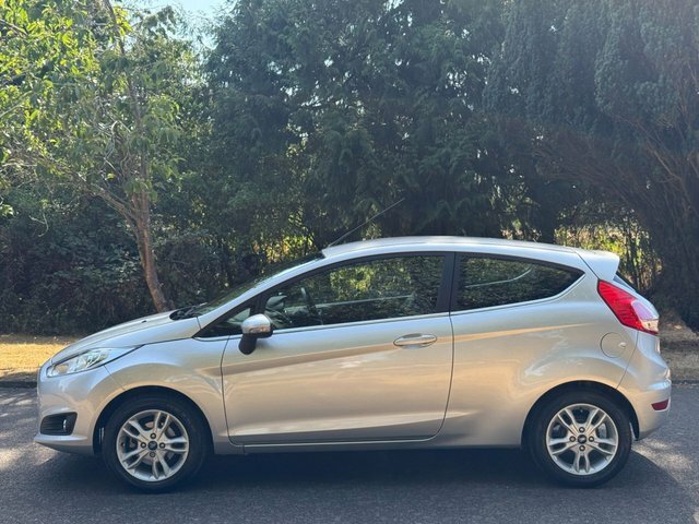 Ford Fiesta Zetec Hatchback Silver #4