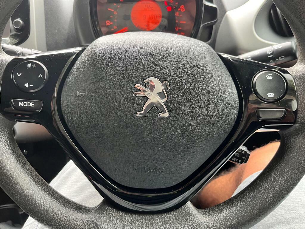 Peugeot 108 1.2 Puretech Allure Red #19