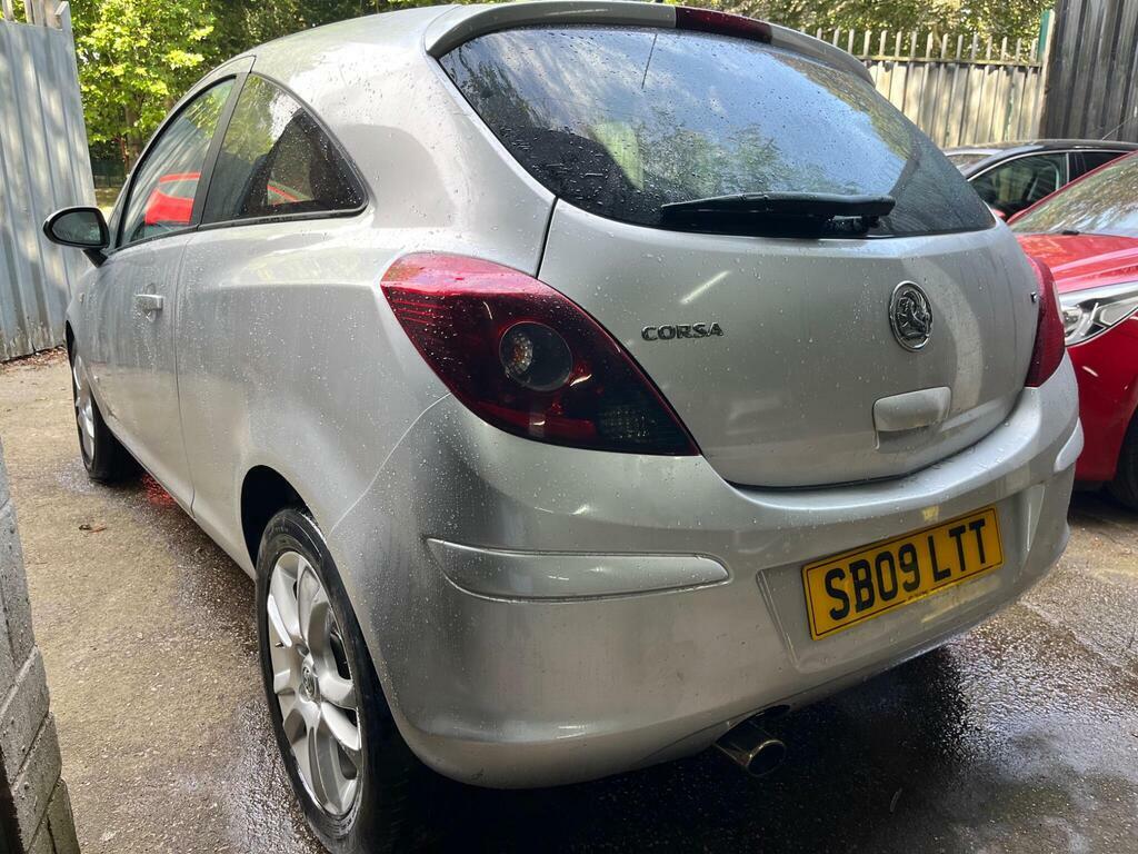 Vauxhall Corsa 1.2I 16V Club Hatchback 139 Gk Black #10