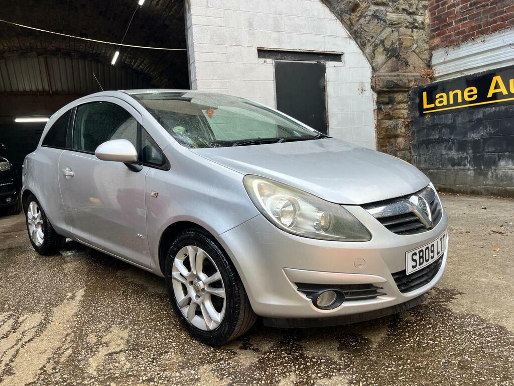 Vauxhall Corsa 1.2I 16V Club Hatchback 139 Gk Black #1