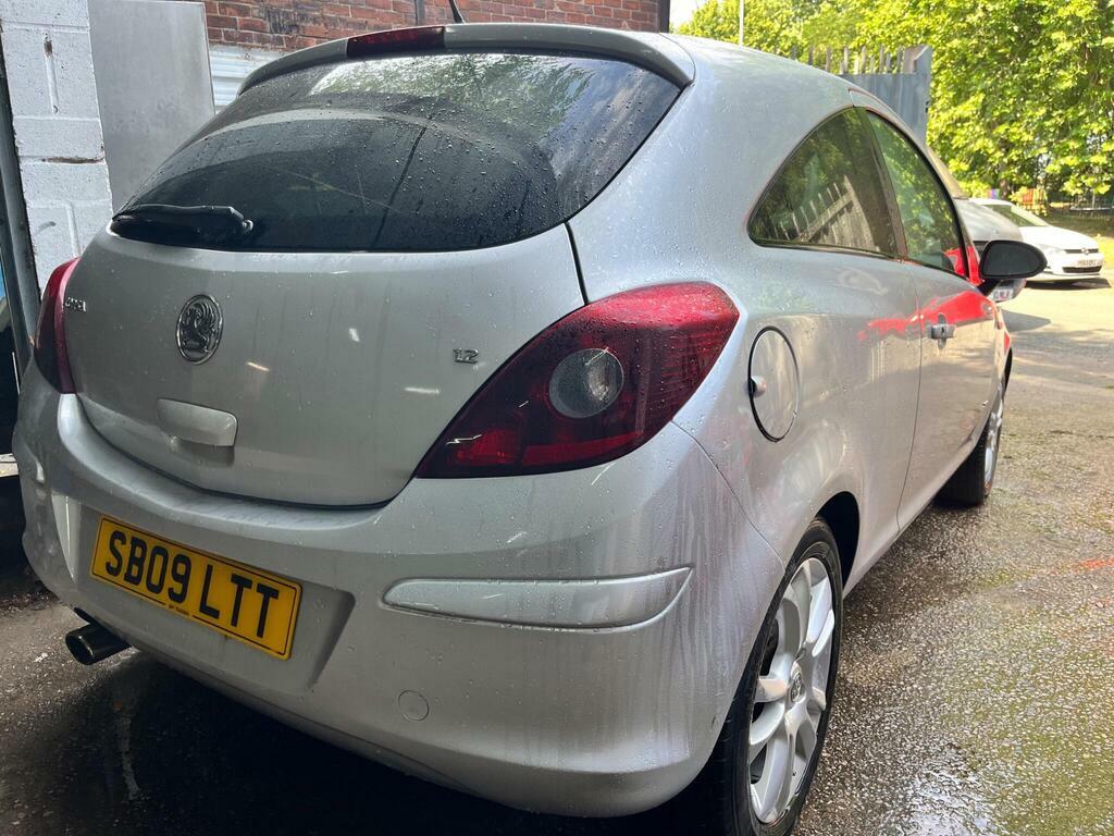 Vauxhall Corsa 1.2I 16V Club Hatchback 139 Gk Black #12
